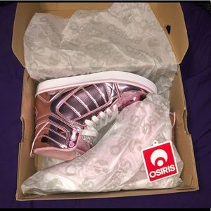 Osiris Shiny Pink Shoes size 5Y
